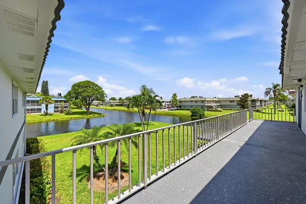 Property Slideshow image 3 of 22 | 383 saxony trl, Delray Beach, FL, 33446