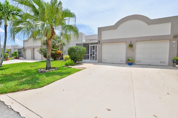 Property Slideshow image 3 of 53 | 9095 flynn cir 6, Boca Raton, FL, 33496