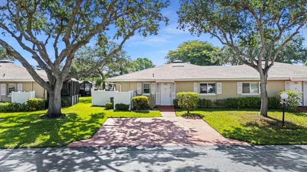 Property Slideshow image 3 of 33 | 18762 candlewick dr, Boca Raton, FL, 33496