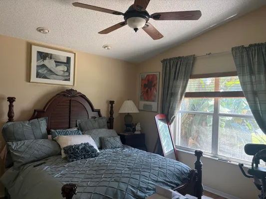 Property Slideshow image 3 of 5 | 9815 lemonwood dr, Boynton Beach, FL, 33437