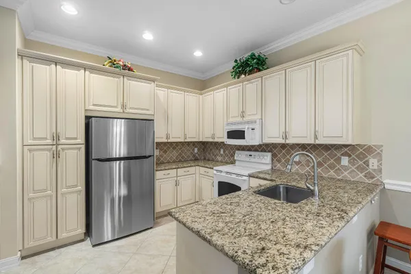 Property Slideshow image 2 of 55 | 7410 ringwood ter, Boynton Beach, FL, 33437