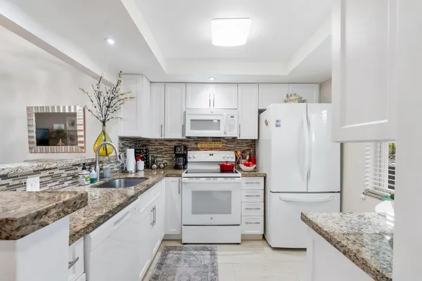 Property Slideshow image 2 of 15 | 7837 golf cir dr 212, Margate, FL, 33063