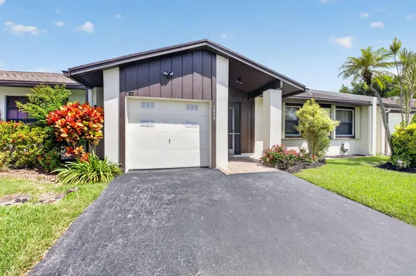 Property Slideshow image 2 of 59 | 5444 laurel oak st, Delray Beach, FL, 33484