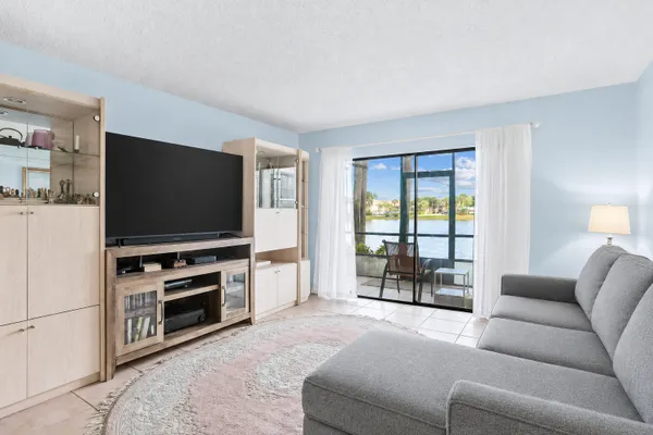 Property Slideshow image 2 of 30 | 7892 willow springs dr 1517, Greenacres, FL, 33467