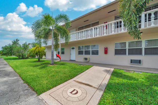 Property Slideshow image 3 of 40 | 49 hastings d, West Palm Beach, FL, 33417