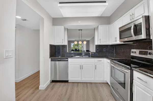 Property Slideshow image 3 of 62 | 6080 huntwick ter 405, Delray Beach, FL, 33484