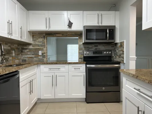 Property Slideshow image 3 of 32 | 140 lake nancy ln 115, West Palm Beach, FL, 33411