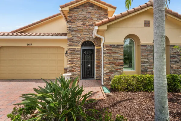 Property Slideshow image 3 of 40 | 9617 sw gum tree ct, Port St. Lucie, FL, 34987