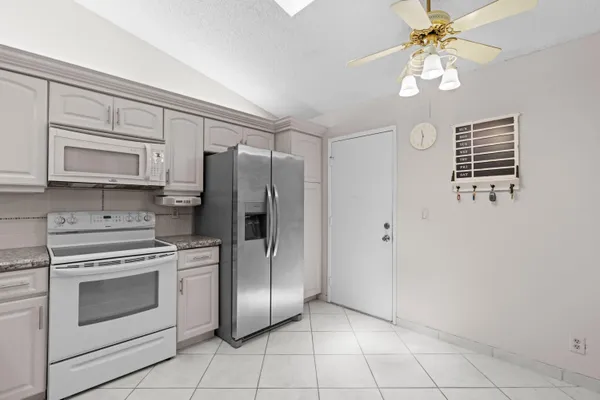 Property Slideshow image 3 of 34 | 10044 andrea ln a, Boynton Beach, FL, 33437