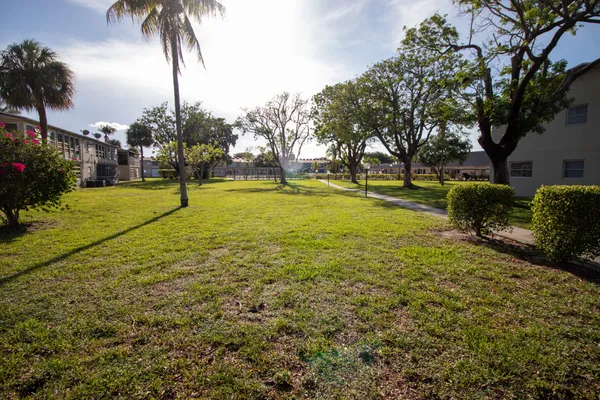 Property Slideshow image 2 of 5 | 550 nw 77th ave 204, Margate, FL, 33063