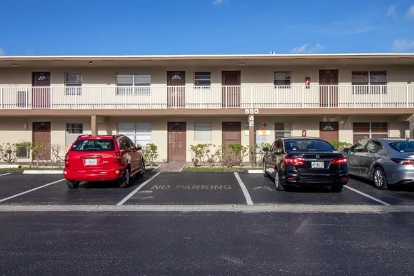 Property Slideshow image 3 of 5 | 550 nw 77th ave 204, Margate, FL, 33063