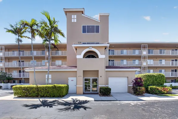 Property Slideshow image 2 of 68 | 5778 crystal shores dr 202, Boynton Beach, FL, 33437