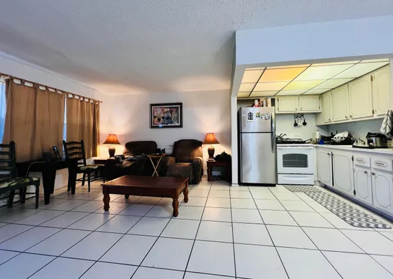 Property Slideshow image 2 of 12 | 411 southampton a a, West Palm Beach, FL, 33417