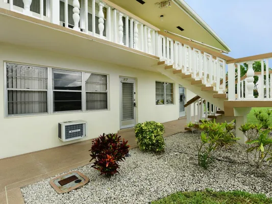 Property Slideshow image 3 of 30 | 317 northampton p p, West Palm Beach, FL, 33417