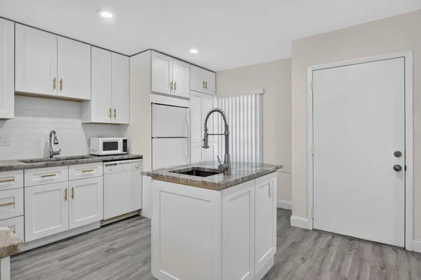 Property Slideshow image 2 of 36 | 20846 vinesta cir, Boca Raton, FL, 33433