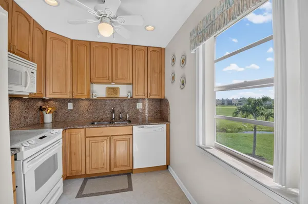 Property Slideshow image 2 of 37 | 323 capri g 323, Delray Beach, FL, 33484