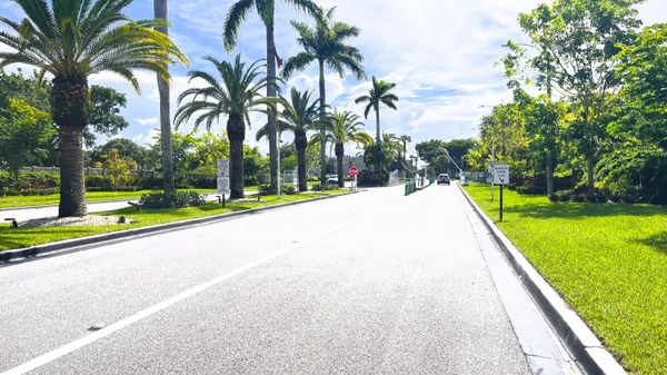 Property Slideshow image 2 of 27 | 15640 bottlebrush cir, Delray Beach, FL, 33484