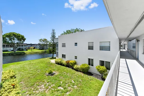 Property Slideshow image 2 of 31 | 426 ''saxony '''' i 426, Delray Beach, FL, 33446