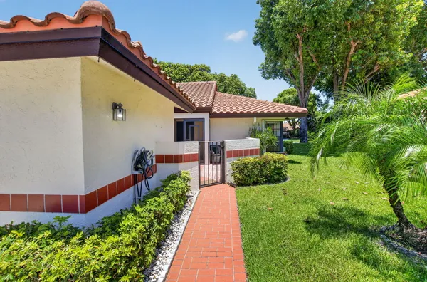 Property Slideshow image 2 of 56 | 10546 beach palm ct b, Boynton Beach, FL, 33437