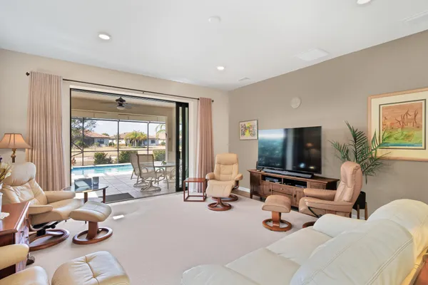 Property Slideshow image 2 of 40 | 5021 monroe cir, Vero Beach, FL, 32967