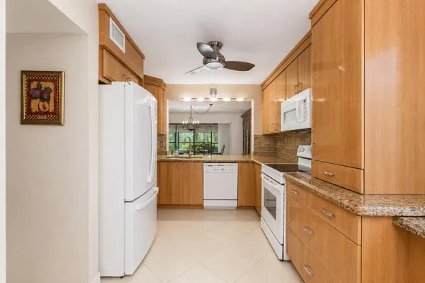 Property Slideshow image 3 of 24 | 5561 fairway park dr 104, Boynton Beach, FL, 33437