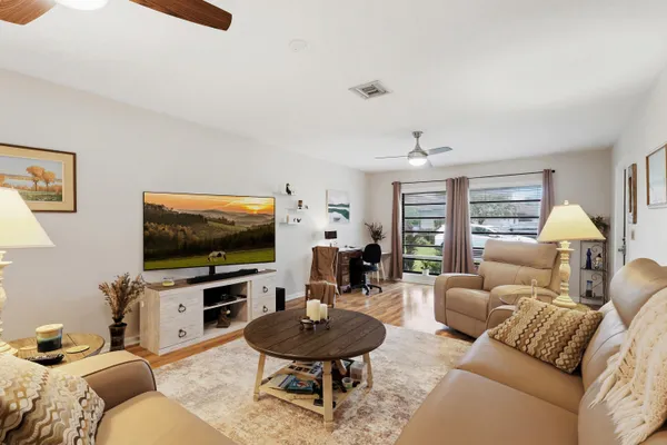 Property Slideshow image 3 of 31 | 4632 finchwood way b, Boynton Beach, FL, 33436