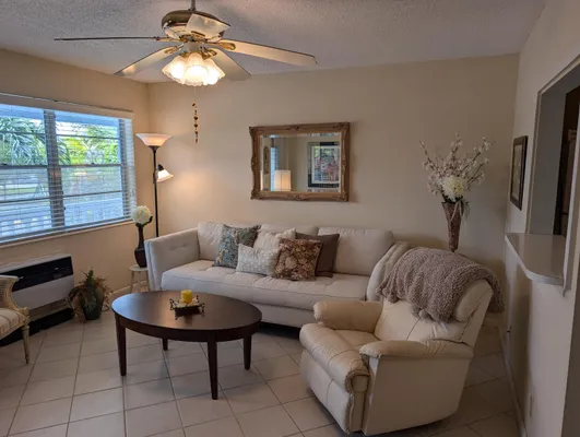 Property Slideshow image 2 of 17 | 436 markham t 436, Deerfield Beach, FL, 33442