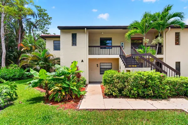 Property Slideshow image 3 of 57 | 8460 casa del lago, Boca Raton, FL, 33433
