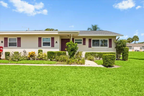 Property Slideshow image 2 of 20 | 2621 barkley dr a, West Palm Beach, FL, 33415