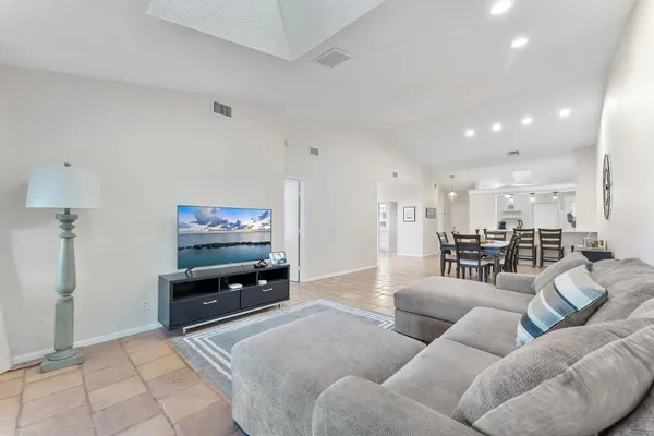 Property Slideshow image 2 of 26 | 5861 sunswept ln b, Boynton Beach, FL, 33437