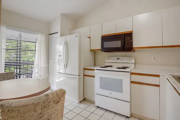 Property Slideshow image 3 of 12 | 3340 lucerne park dr, Greenacres, FL, 33467