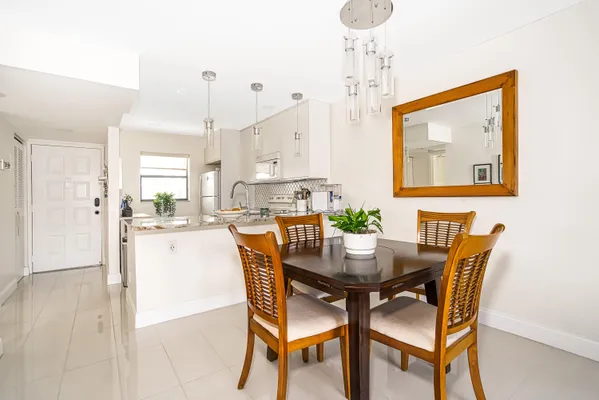 Property Slideshow image 3 of 17 | 7257 golf colony ct 202, Lake Worth, FL, 33467