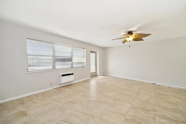 Property Slideshow image 3 of 19 | 114 northampton f 114, West Palm Beach, FL, 33417