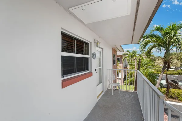 Property Slideshow image 3 of 20 | 1153 bayshore dr 205, Fort Pierce, FL, 34949