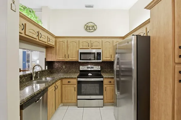 Property Slideshow image 3 of 19 | 13811 oneida dr f2, Delray Beach, FL, 33446