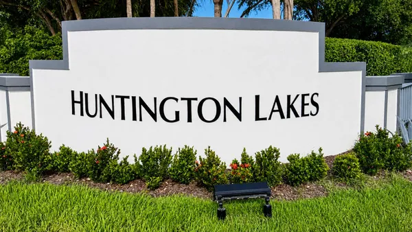 Property Slideshow image 2 of 31 | 6585 kensington ln 207, Delray Beach, FL, 33446