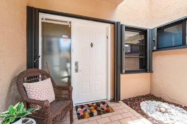 Property Slideshow image 3 of 43 | 8286 springlake dr, Boca Raton, FL, 33496