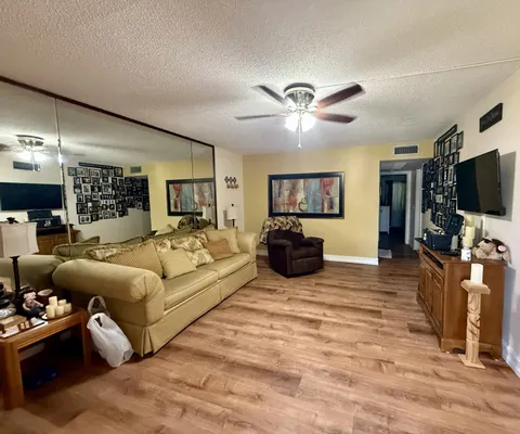 Property Slideshow image 3 of 13 | 85 canterbury d d, West Palm Beach, FL, 33417