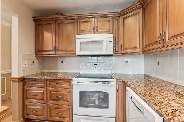Property Slideshow image 2 of 65 | 1051 orange ter 103, Delray Beach, FL, 33445