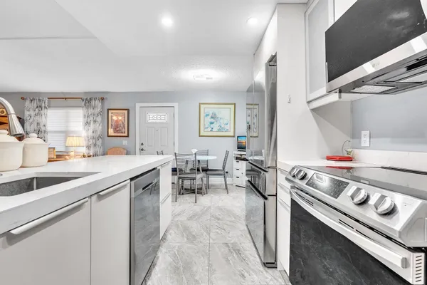 Property Slideshow image 3 of 49 | 625 normandy n 625, Delray Beach, FL, 33484