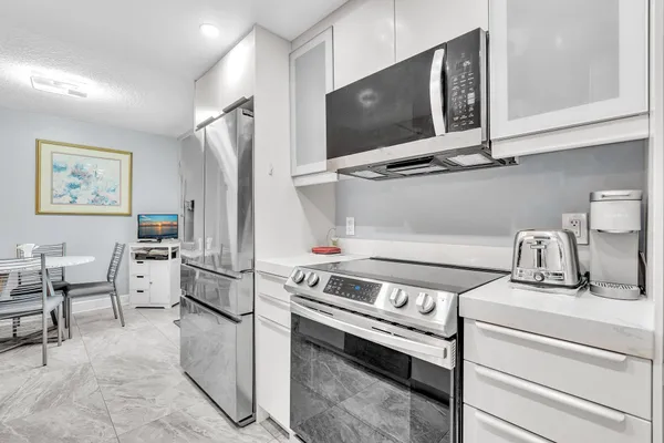 Property Slideshow image 2 of 43 | 625 normandy n 625, Delray Beach, FL, 33484