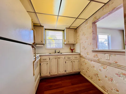 Property Slideshow image 2 of 14 | 339 windsor o o, West Palm Beach, FL, 33417