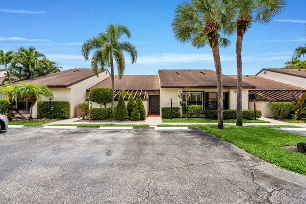 Property Slideshow image 2 of 37 | 3615 willa way b, Lake Worth, FL, 33467