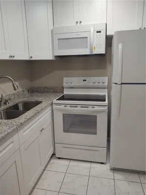 Property Slideshow image 2 of 26 | 16 keswick a 16, Deerfield Beach, FL, 33442