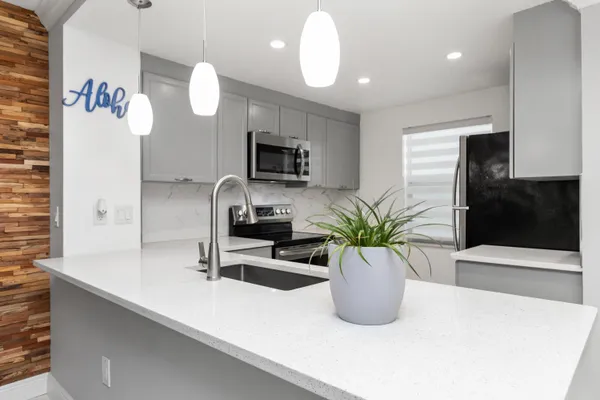 Property Slideshow image 2 of 40 | 9780 marina blvd 421, Boca Raton, FL, 33428