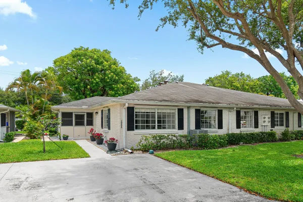 Property Slideshow image 2 of 36 | 10098 40th dr, Boynton Beach, FL, 33436