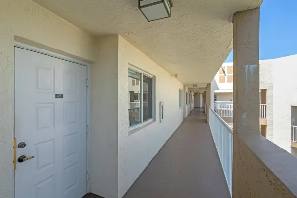 Property Slideshow image 3 of 40 | 7763 southampton ter 405, Tamarac, FL, 33321