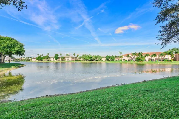 Property Slideshow image 2 of 45 | 7763 southampton ter 108, Tamarac, FL, 33321