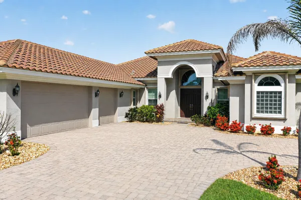 Property Slideshow image 3 of 44 | 9431 meadowood dr, Fort Pierce, FL, 34951