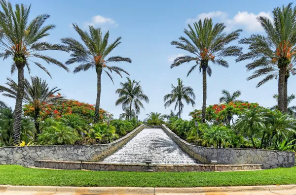 Property Slideshow image 2 of 104 | 9442 bridgeport dr, West Palm Beach, FL, 33411